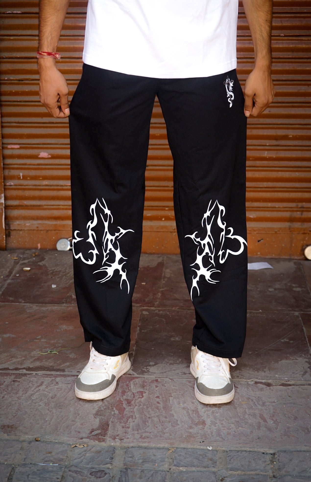 Street Flame Graphic Sweatpants – Black